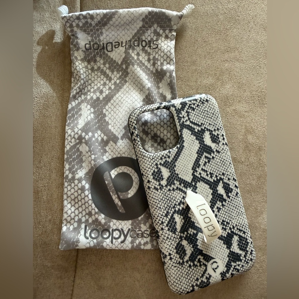 Loopy Case | Grey and White Gradient | iPhone 11 Pro | Right Orientation